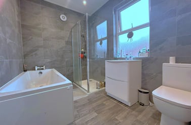 Warton Terrace, Heaton, Newcastle - Image 2